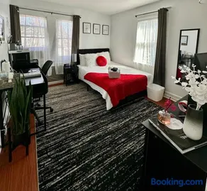 Modern Chic CoCo Chanel Inspired * Biz Friendly * Close To All - Image 2