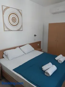 PHILIPPOS STUDIOS & APT - Image 1