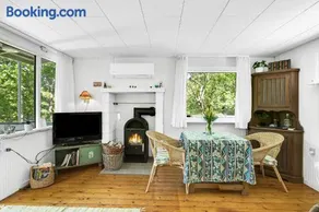 Authentic Holiday Cottage Near Fjellerup Beach - Image 4
