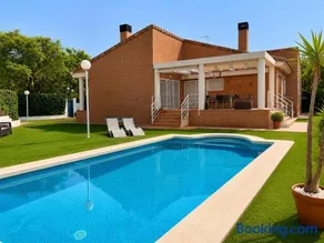 Villa La Perla - Pool, Garden & Barbecue - AC - Image 1