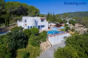 Charming villa with pool, Can Toni Mateu. - Image 2