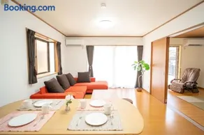 Max13ppl Family-Friendly , 110sqm , SpaciousLiving&4BRM , LongStay OK , 2CarPark , 25min to NAGOYA & LEGO & Outlet - Image 1