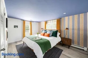 Pool, Hot Tub, Pickleball, Games, Movies, Playroom, Pets OK - Image 3
