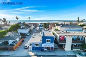 175 Steps to Beach Renovated 1BR w Patio - Image 2
