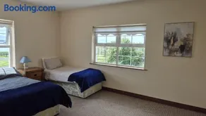 Azure Villa - Image 4