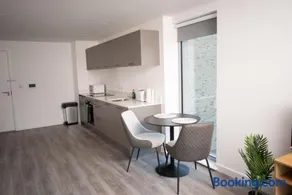 Beautifully designed 1 bedroom apartment - Image 3