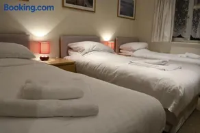 Ava House Bed and Breakfast - Image 4