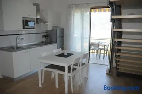 Merveilleux appartement avec jardin, piscine et terrasse - Image 2
