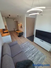 Brooklyn Style Apartment with Private Entrance - Image 1