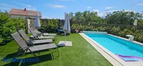 Luxury Flat with Heated Pool & Jacuzzi - Image 1
