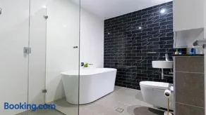 Luxe Sydney Olympic Park Stay - 2BR for 4 Guest - Image 3