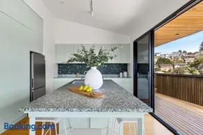 Ourie Place 200m to Werri Beach - Image 1