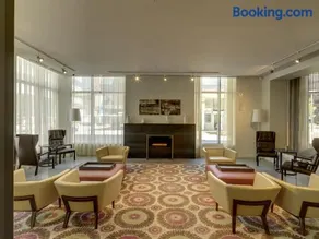 Global Luxury Suites at Kendall West - Image 5