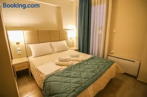 Amphipolis Deluxe Apartments - Image 4