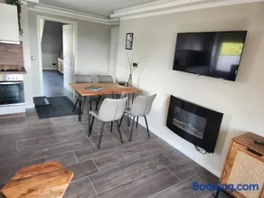 Neumühler Hof- stilvolle Ferienwohnung "Lisa", kostenfreie Parkplätze und Netflix - Image 3