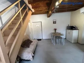 Maison avec terrasse et jardin - Image 2