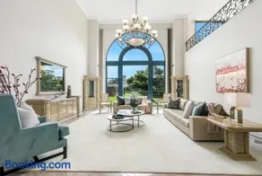 Exclusive Dural Estate - A Grand Luxury Escape - Image 1