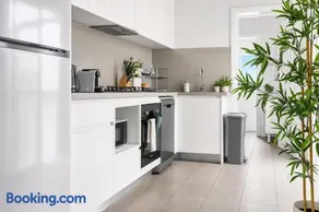 2 Bedroom House Darling Harbour Good for 6 Guests - Image 2