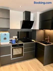Calm & Cozy Apartment with Parking in Sallanches - Image 2