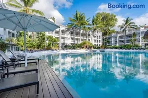 Beach Club Palm Cove 2 Bedroom Luxury Penthouse - Image 2
