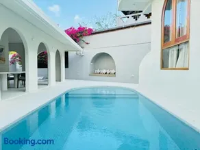 The Suite by Ceilao Villas - Image 1
