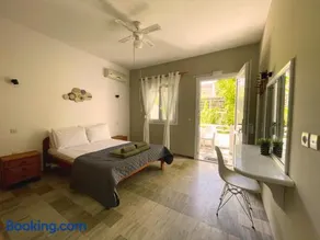 New Poseidon Apartments & Studios - Image 4