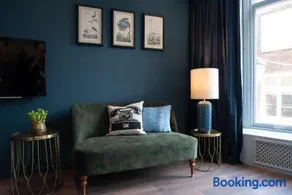 Six Boutique Hotel - Image 1