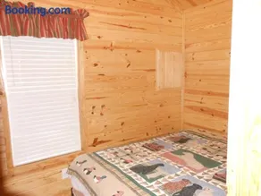 Oakzanita Springs Camping Resort Cabin 2 - Image 5