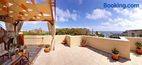 CENTER Penthouse - MEDIEVAL Town 10'- BEACH 2' - Image 3