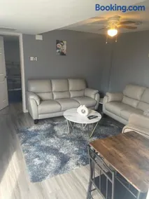 Modern one bedroom apartment - Image 4