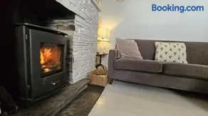 Beach Hill Cottage - Image 2