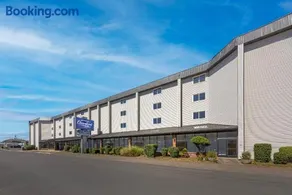 Newport Oceanfront Inn - Image 2