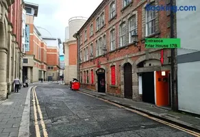 Newcastle City Centre 2 Bedroom Apartment in Friar House - Image 2