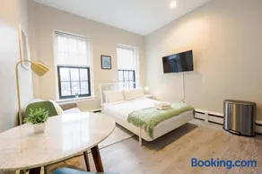 Bright Modern Studio in the South End - Image 1