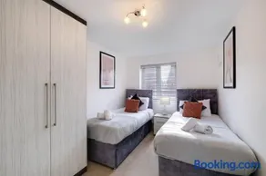 Entire 5 Bed home in Bristol United Kingdom - Image 5