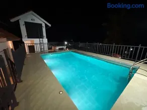 Maeva villa with pool - Image 1