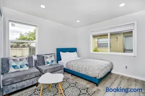 Doctor-Hosted Suites for Travel Nurses and AI Interns - Image 1