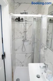 Luxury 1 bed flat London - Image 3