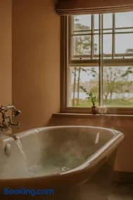 Traditional Highland lodge restored in the spirit of rural living, set in a wild landscape - NATURE ADVENTURE NURTURE - Image 5