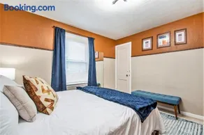 Tahanan - Cozy 4BD Near Downtown & UND - Gameroom - Image 3