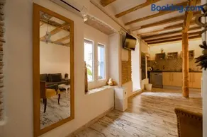 Apartamento en el corazón de Tarragona. Planta baja con patio. - Image 2