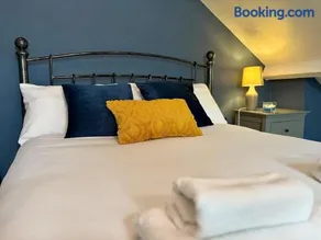 Central 2 BR house, Pets allowed, Free Parking for 1 vehicle - Image 3