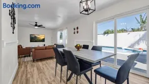 Relax in Lakeland Home, Swim, Pool, Arcade LegoLand, Disney, Bush Garden - Image 5