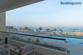 Beachfront apartment - Image 3