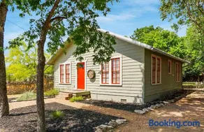 Bungalows on the Square- Unit 1 - Image 1