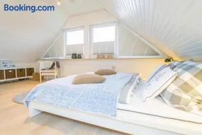 Große Wohnung in perfekter Lage mit Balkon! - Image 2