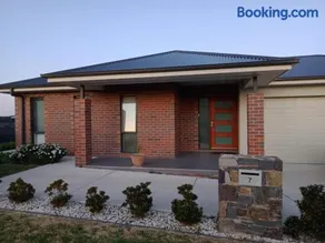 New self-contained one bedroom within a house - Image 1