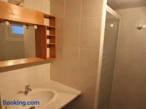 Gîte paisible en forêt avec terrasse, 4 personnes - Image 2