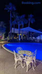 On Hotel - Image 5