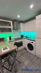 3 Double Bed Apt Temple Bar Dublin City Centre - Image 3
